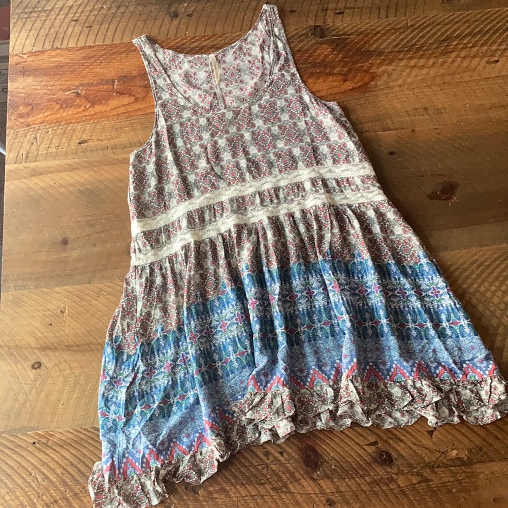 MICHAEL FARRELL Boho Handkerchief Ruffle Tank